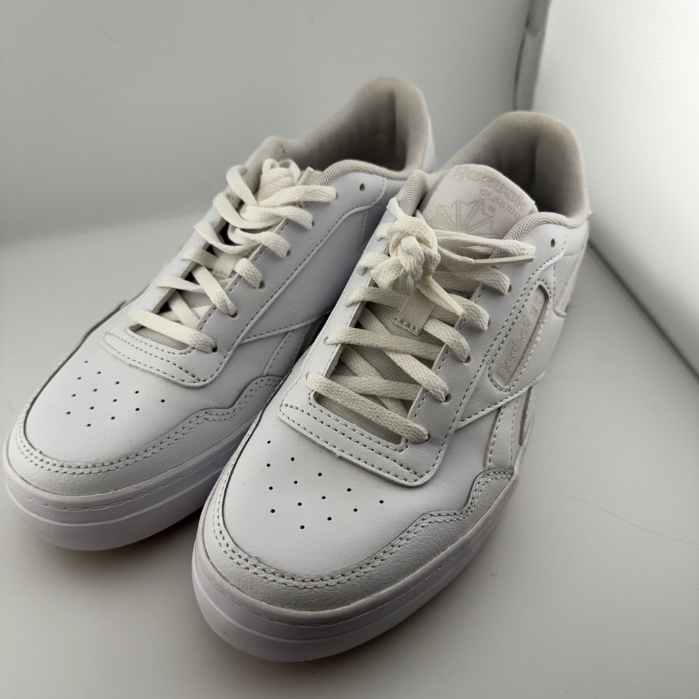 Reebok Club MEMT Sneakers Women 8 White Gum Low Top 1000200030 Athleisure